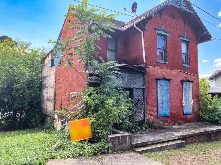 242 Columbia St. Cumberland, MD 21502 Ashland Auction Group