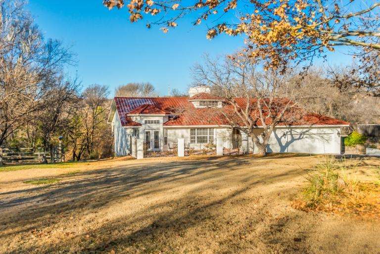 Lake Tanglewood Beauty on Private Cove