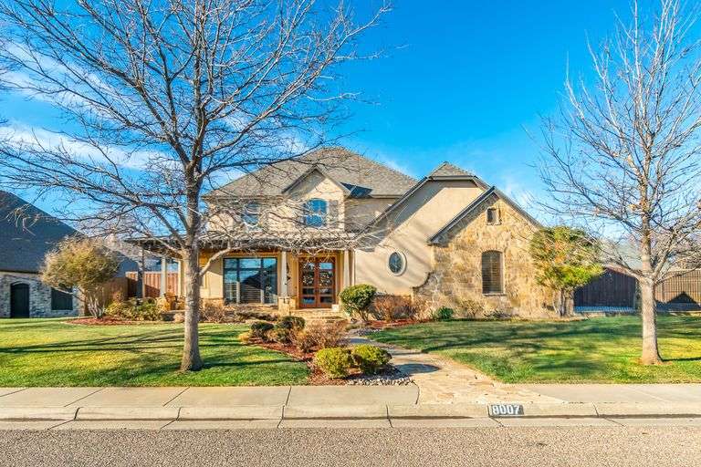 Colonies Charmer! 4 Bedroom 3.5 Bath Home