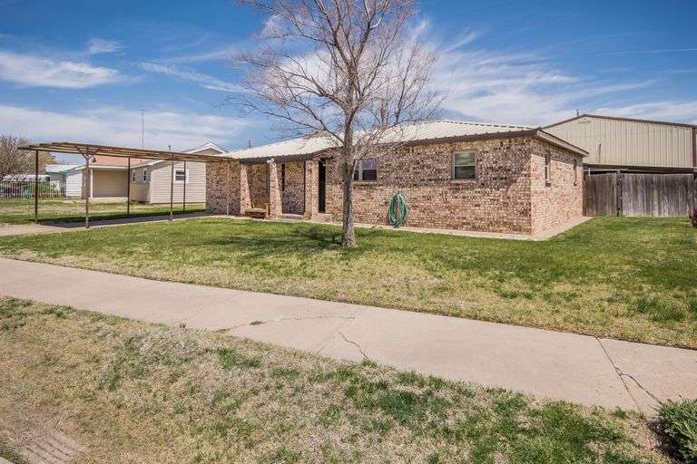 719 Collier Dr., Spearman TX 79081 Assiter Auctioneers