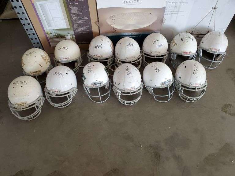 13 Youth Football Helmets Assiter Auctioneers