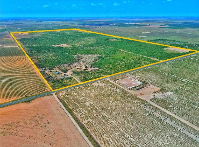 Big Spring, TX Home and 320± Acres