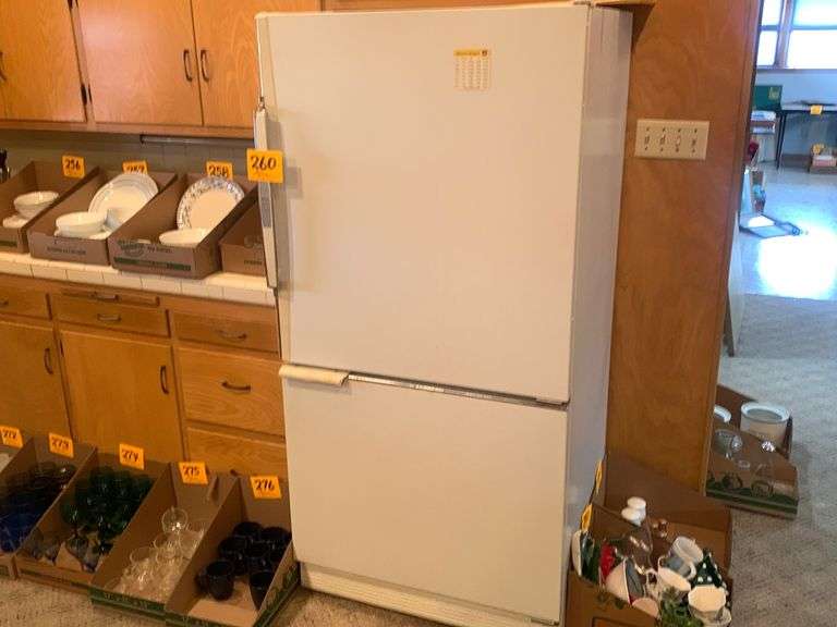 Amana Refrigerator/Freezer Assiter Auctioneers