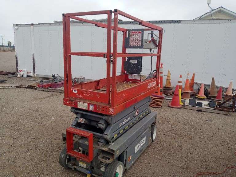 2016 Skyjack Scissor Lift Assiter Auctioneers