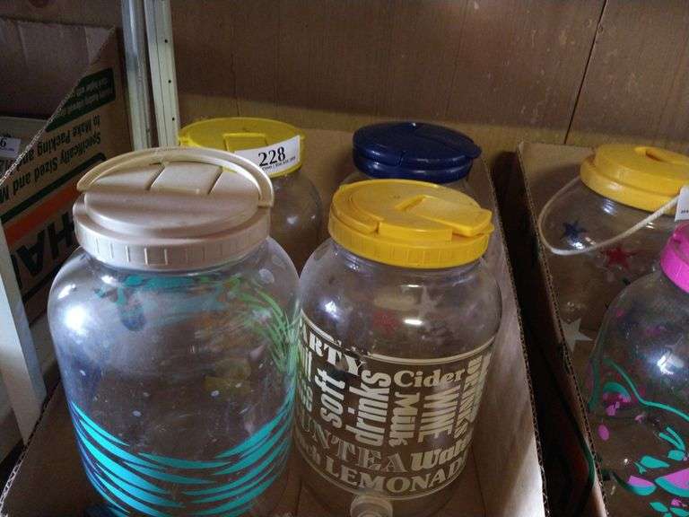 (4) Gal. Sun Tea Jars Assiter Auctioneers