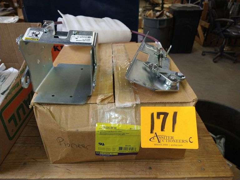 Square D 9422CSF30 Cable Operating Mechanism Assiter Auctioneers