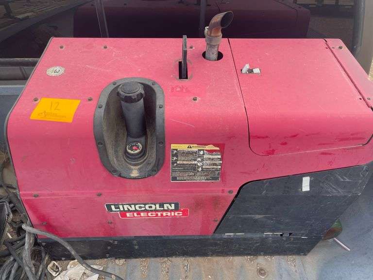 2008 LINCOLN 305G Assiter Auctioneers