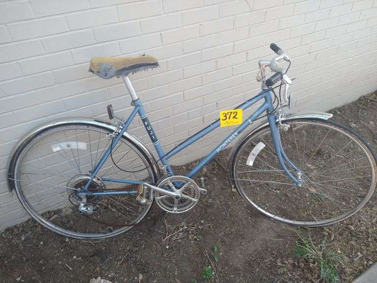 Vintage Fuji Monterey Bicycle Assiter Auctioneers