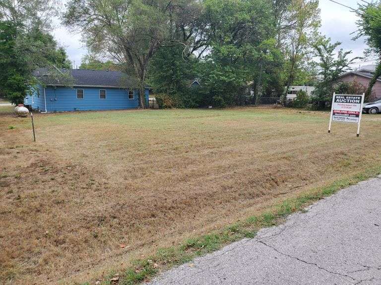 Real Estate Auction - Vacant Lot in Marshfield MO