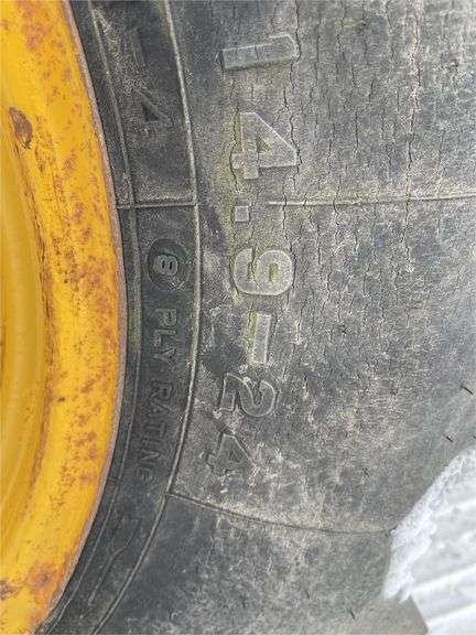 JOHN DEERE 300 31396