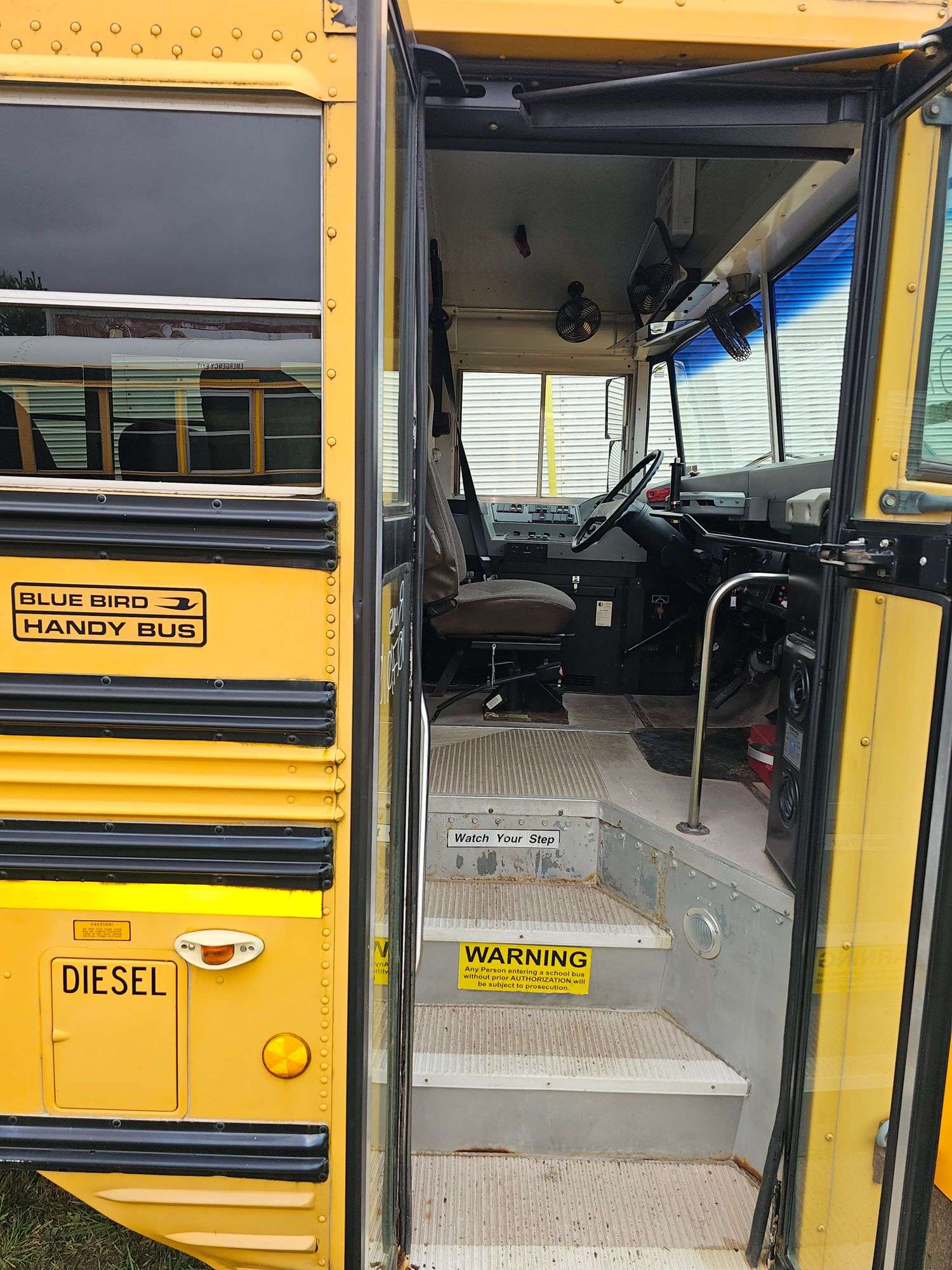 2003 INTERNATIONAL 3800 BLUE BIRD HANDY BUS SCHOOL BUS #44H