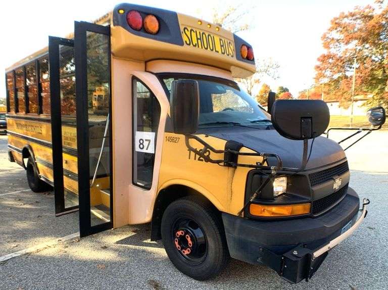 2014 CHEVROLET EXPRESS 4500 COLLINS SMALL SCHOOL BUS #1123