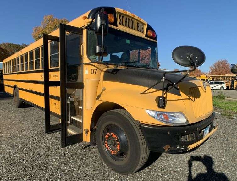 (1) 2013 INTERNATIONAL CE SCHOOL BUS located in GROTON, CT