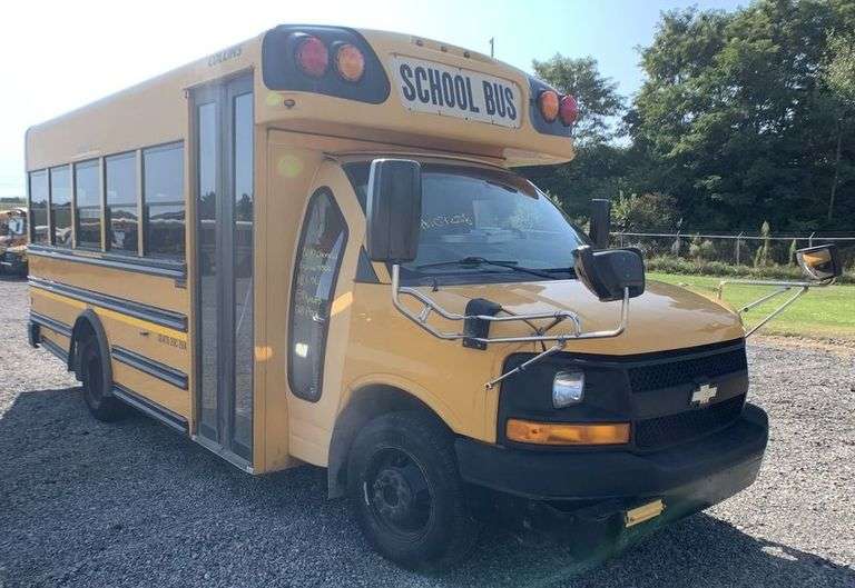 (1) 2010 CHEVROLET EXPRESS 3500 COLLINS SMALL SCHOOL BUS located in SLIPPERY ROCK, PA
