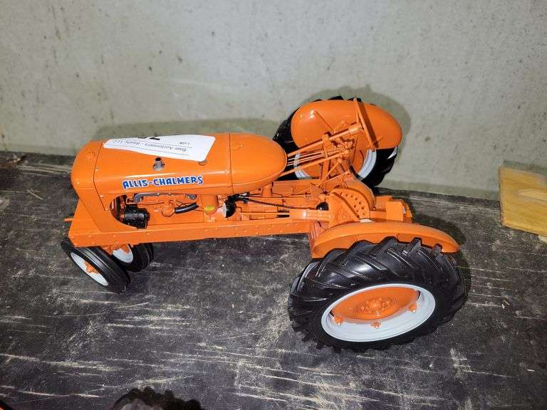 Allis Chalmers Metal Tractor Baer Auctioneers Realty, LLC