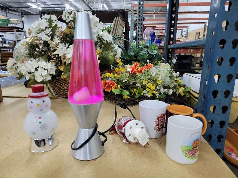 Christmas Decorations, Lava Lamp, Cups, Picture Frames, Decorations