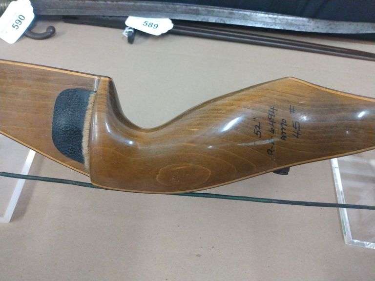 AMF Red Wing Hunter recurve bow Baer Auctioneers Realty, LLC