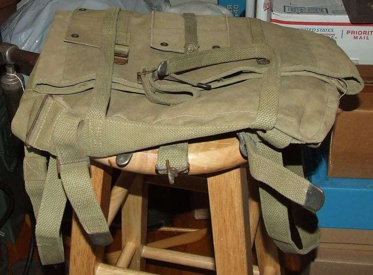 WW2 USMC Pack Baer Auctioneers Realty, LLC