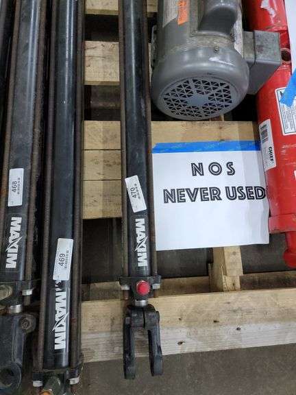 1 Maxim Hydraulic Cylinder New Old Stock - Baer Auctioneers - Realty, LLC