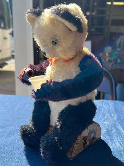 Tin Litho Royal Crown Cola Mechanical Panda Bear - Baer Auctioneers ...