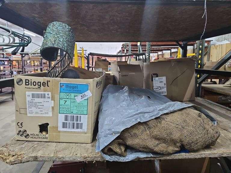 Assorted Household Items, Hunting Burlap Baer Auctioneers Realty, LLC