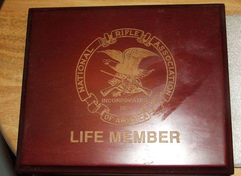Case NRA Life Member Knife Baer Auctioneers Realty, LLC