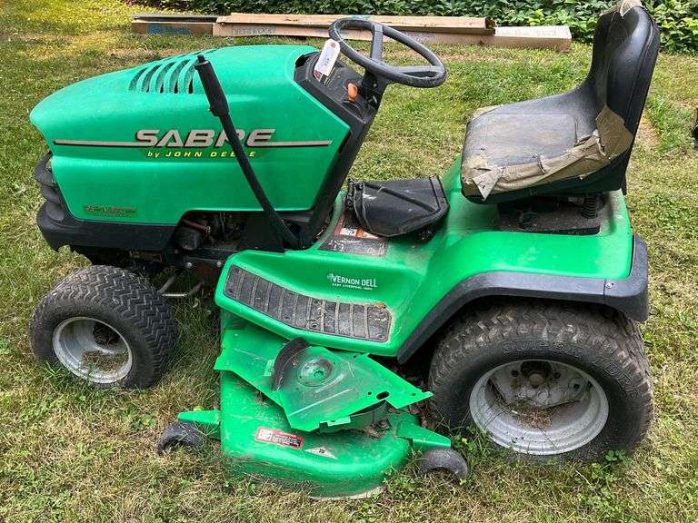 Sabre By John Deere Riding Mower Baer Auctioneers Realty, LLC