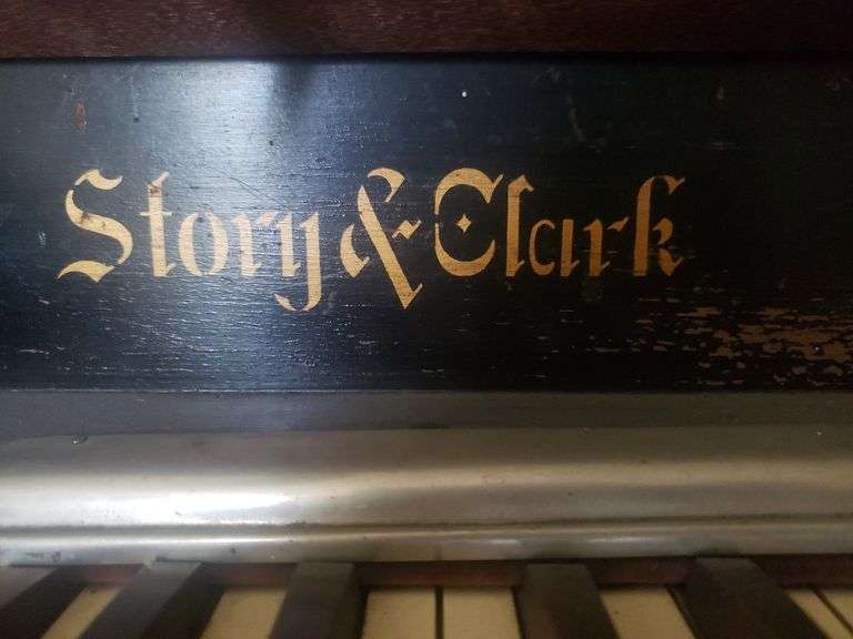 Story and Clark Pump Organ Baer Auctioneers Realty, LLC