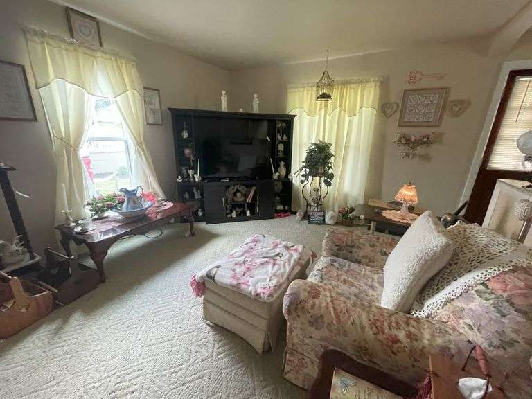 For Sale Lisbon 2 Story Home Baer Auctioneers Realty, LLC