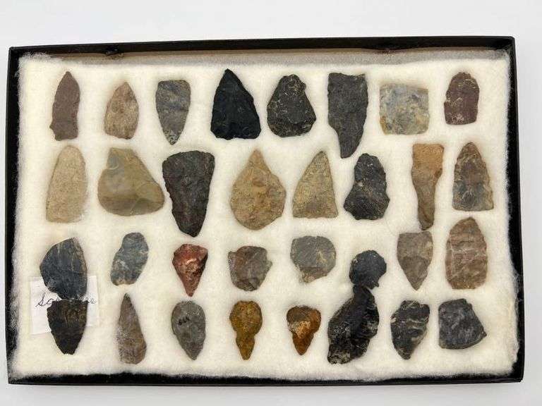 Frame of 32 Native American Scrapers - Baer Auctioneers - Realty, LLC