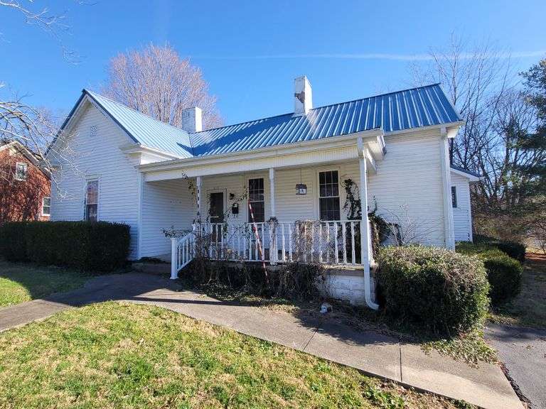 612 Lancaster St. Stanford KY