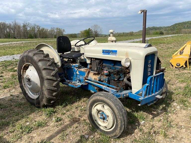 Ford 4000 diesel tractor Baker Auctions & Real Estate, LLC