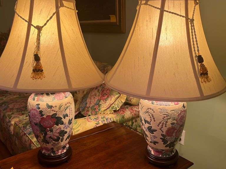 Set of Matching Lamps Baker Auctions & Real Estate, LLC
