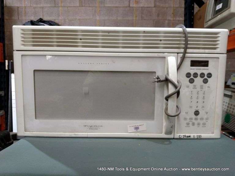 FRIGIDAIRE GALLERY MICROWAVE OVEN Bentley & Associates, LLC