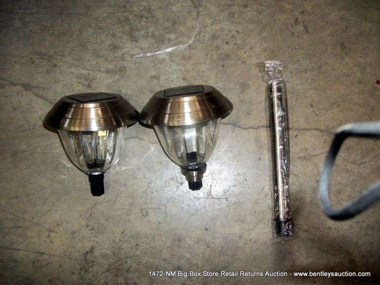 MEMBER'S MARK 8PIECE LED SOLAR PATH LIGHTS Bentley & Associates, LLC