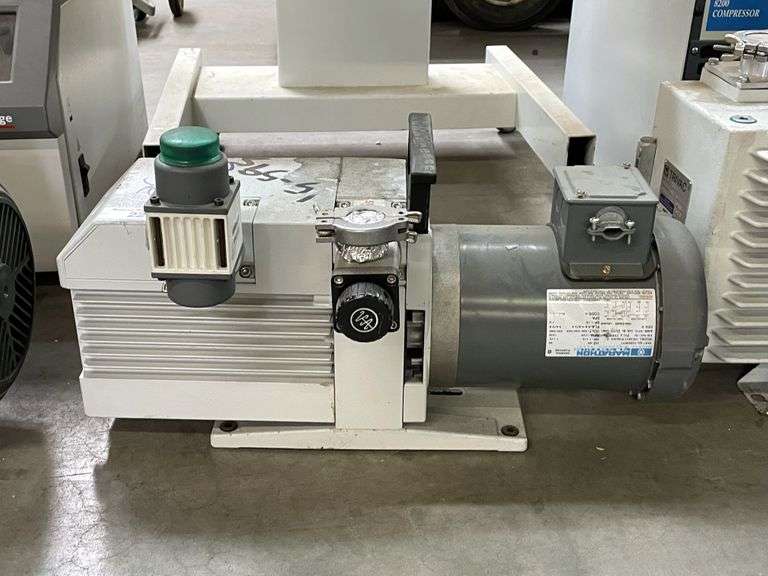 LEYBOLD D25B VACUUM PUMP Bentley & Associates, LLC