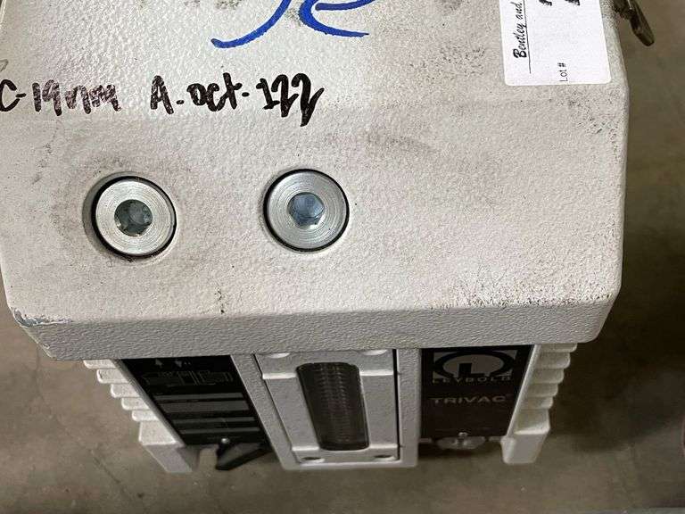 LEYBOLD D25B VACUUM PUMP Bentley & Associates, LLC