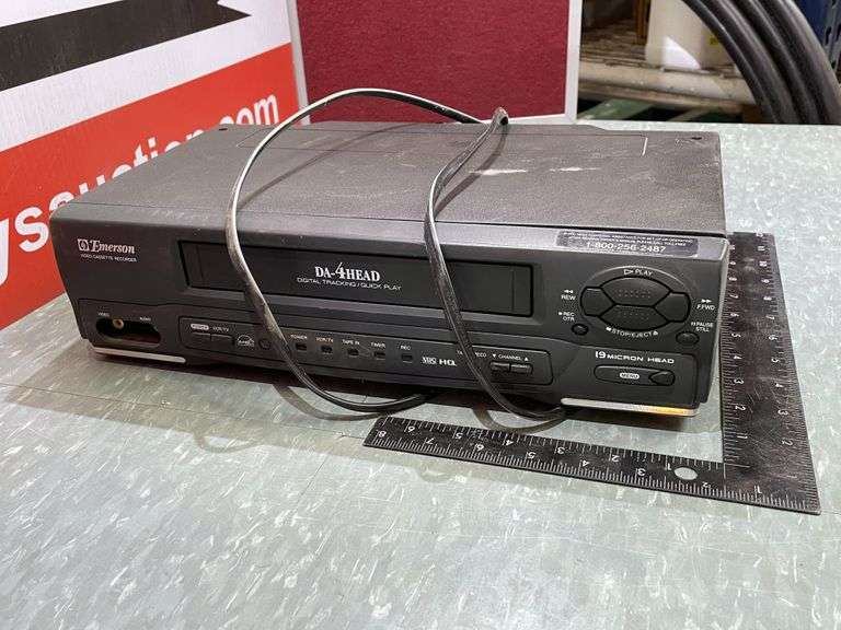 EMERSON VIDEO CASSETTE RECORDER DA 4HEAD DIGITAL TRACK / QUICK PLAY
