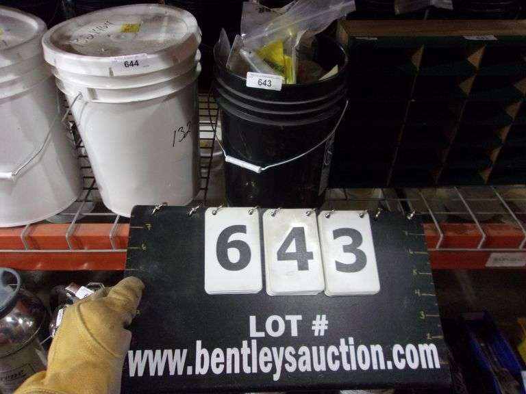 5GALLON BUCKET MIXED BOLTS, MACHINE LOCKNUTS, STUD BOLTS, LOCKING SET