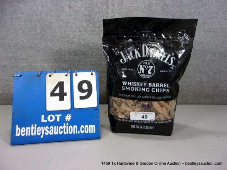 JACK DANIEL'S WHISKEY BARREL SMOKING CHIPS 180 CU. IN. Bentley