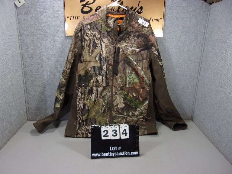 FIELD & STREAM CAMO JACKETXL Bentley & Associates, LLC