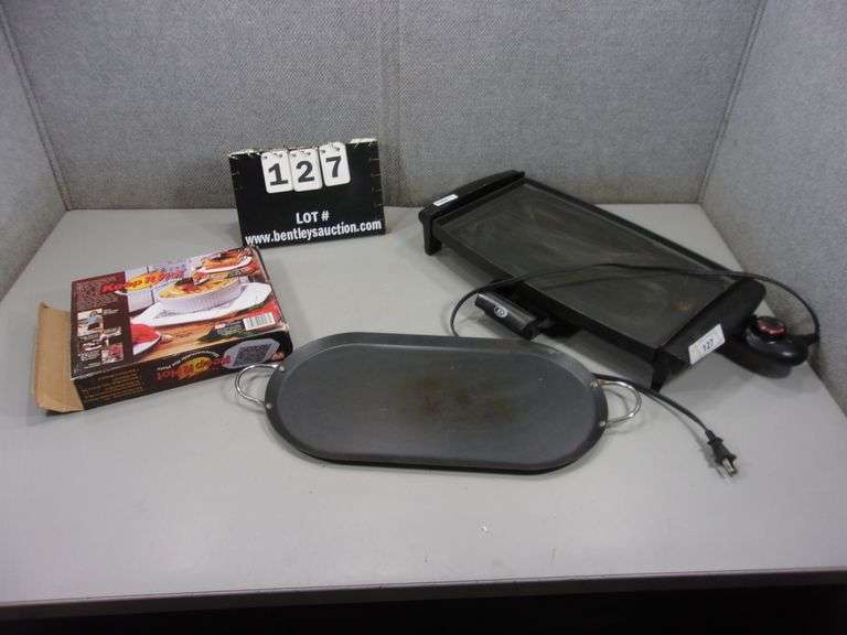 LOT 1KEEP IT HOT TRIVET, 1OBLONG SKILLET, 1SMALL ELECTRIC GRIDDLE