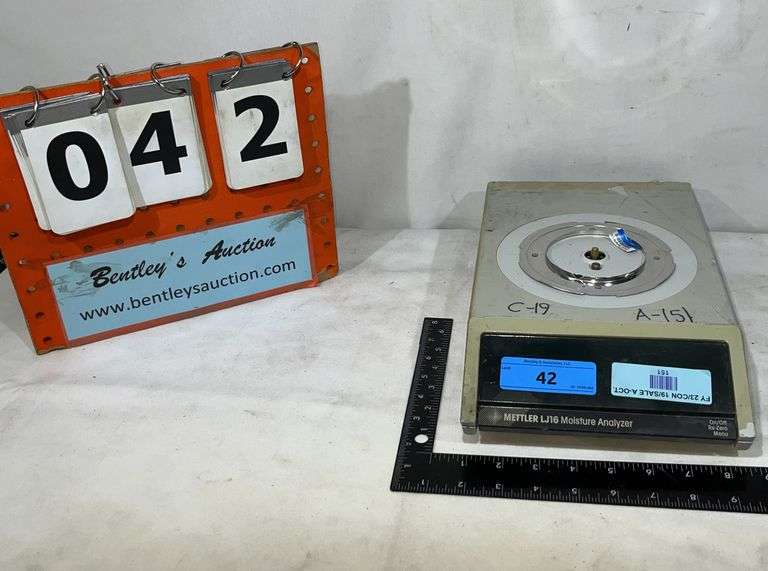 METTLER LJ16 MOISTURE ANALYZER Bentley & Associates, LLC