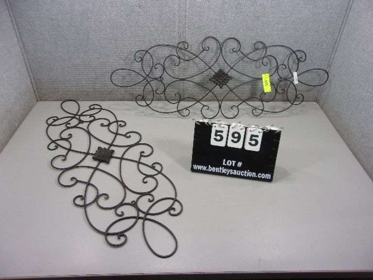 2DECORATIVE METAL FLOWER DESIGN WALL HANGING BLACK Bentley