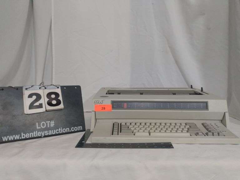 Lote 032 - Maquina De Escribir, IBM - Subastas En México