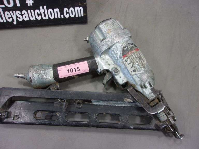 HITACHI NT65M4 PNEUMATIC BRAD NAILER Bentley & Associates, LLC
