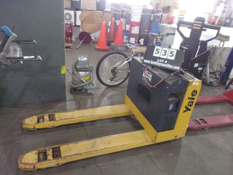 YALE MPB040ACN24C2748 24V 4000 ELECTRIC PALLET JACK Bentley & Associates, LLC