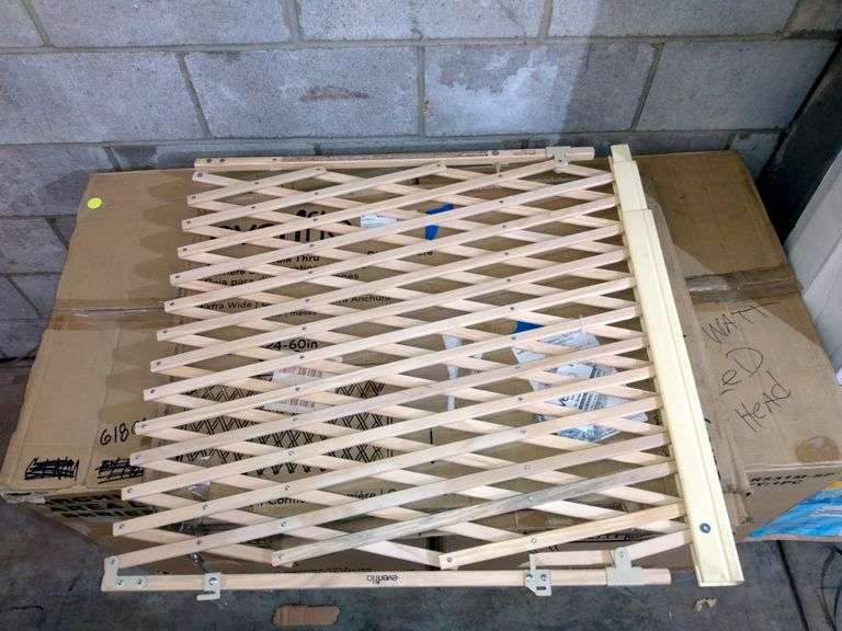 EVENFLO ROOM DIVIDER GATE Bentley & Associates, LLC