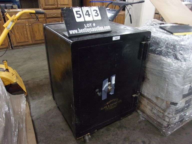 VINTAGE SAFE BY TRUMBULL SAFE & VAULT CO. HEAVY (FROM SANTA FE RAIL ROAD CORP OFFICE IN TOPEKA