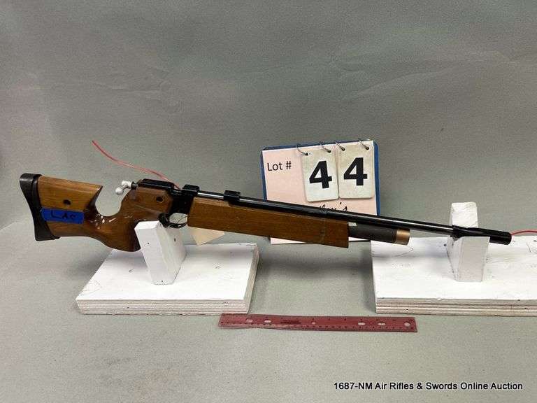 AVANTI VALIANT AIR RIFLE WOOD STOCK SCRATCHES, DENTS, DINGS, RUBS